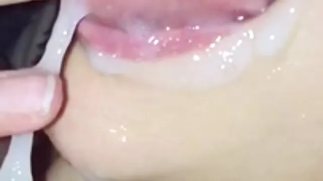 古い老婆Pornstarsと二つの穴は、彼らの荒い若者を覚えています。 イケメン 無料 アダルト 動画