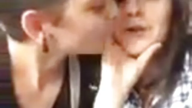 その男は悲しいことではなく、古典的なスタイルでアラブを犯す。 アダルト 動画 女性 向け