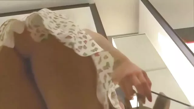 若い女の子公共のおっぱいでフロントの公共の男 エロ 動画 女 用