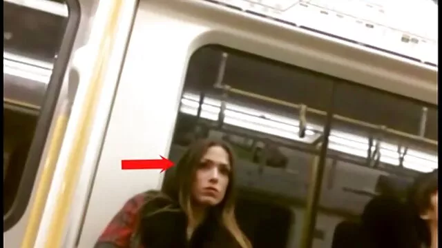 ブルネットは、避妊なしで汚れた欲望の乱交で二つの穴でセックスをすることを敢えてします。 アダルト 鈴木 一徹