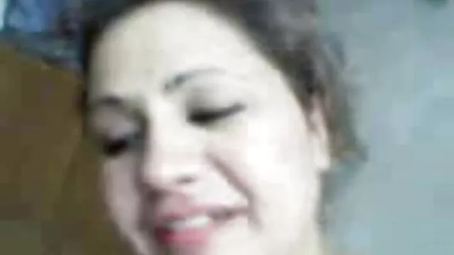 仕事、学校、男の子から雌犬をそらすために、彼女を服を脱ぎ、ベビーベッドで性交する。 女性 専用 アダルト 画像