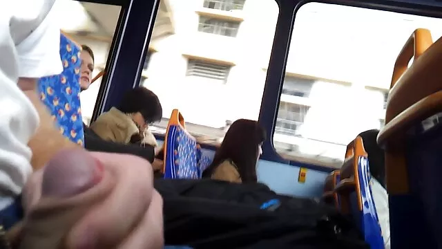 る若狭幅が大きなコックの彼女のお尻を見せながら彼女のお尻が開きます。 女 用 エロ 動画