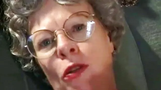 ブルネットの赤毛はオルガスムに来て、階段の上のl.のディルドで近づいています。 女性 向 アダルト 動画