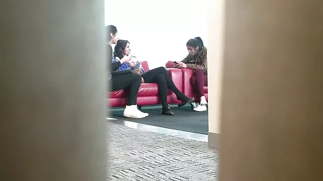 自宅の学校で休むために来て、彼はバスルームで彼女をキャッチし、停止し、台所でセックスを持っている彼女を呼び出すことを決めたことを数回気づいたが、彼女は性的脅威が何であるかを知りません。 鈴木 一徹 エロ ビデオ
