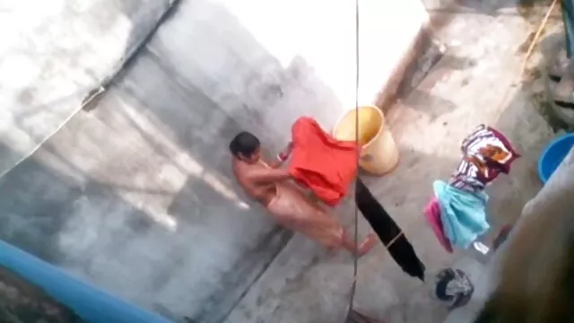 貪欲で大胆な女の子は、最初の人でhakhalyaの一部を食べる イケメン の エロ 動画