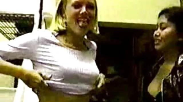 巨乳のブロンドの熟女は、自宅で彼女の若い研究者と猫を飲み込みます。 女の子 の ため の エロ 動画 無料