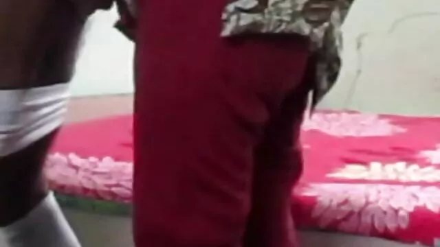 男は男のように見て、スーパーマーケットの熱いお母さんはキュウリで自慰行為をし、彼女から隠そうとしますが、ふしだらな女は彼を捕まえて彼の大きなコックを吸っていました、彼は彼にとても難しく、彼は彼のお尻を兼ねて覆うまで床にファックします 女性 むけ エロ 動画